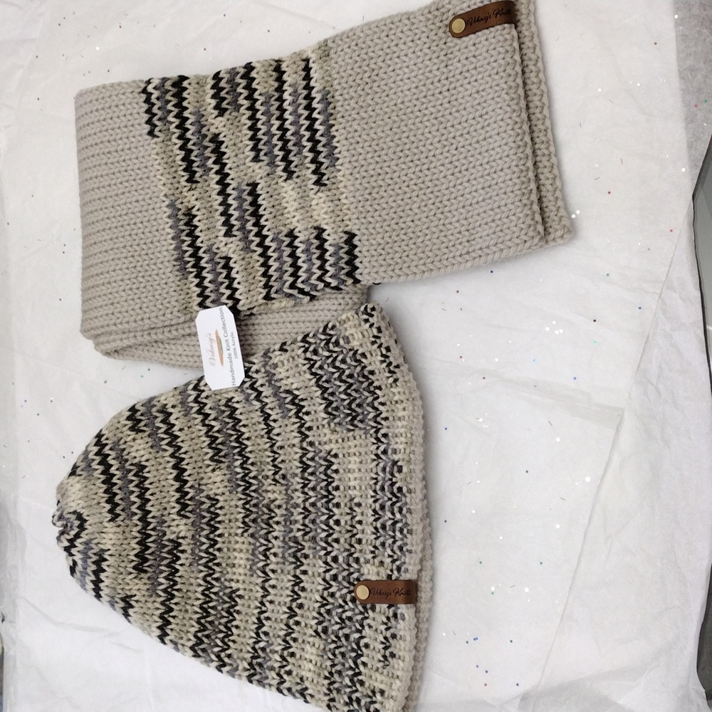 Aletris Knit Reversible Beanie and Scarf Set (Item #901)
